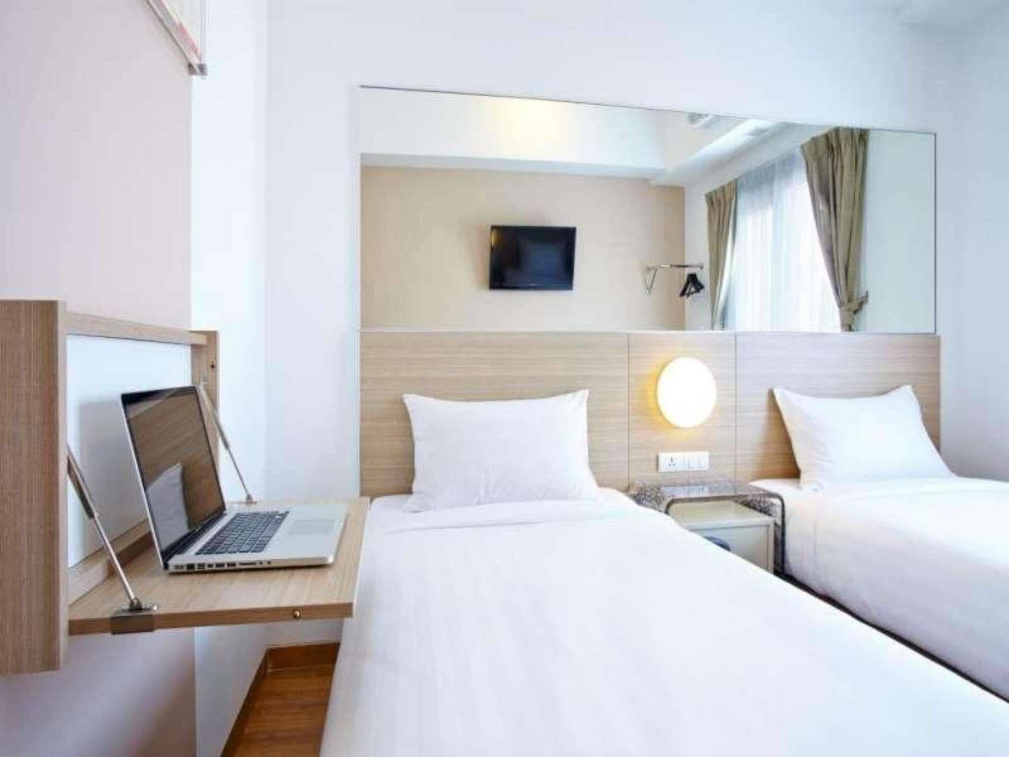 Hotel Red Planet Bekasi Exterior foto
